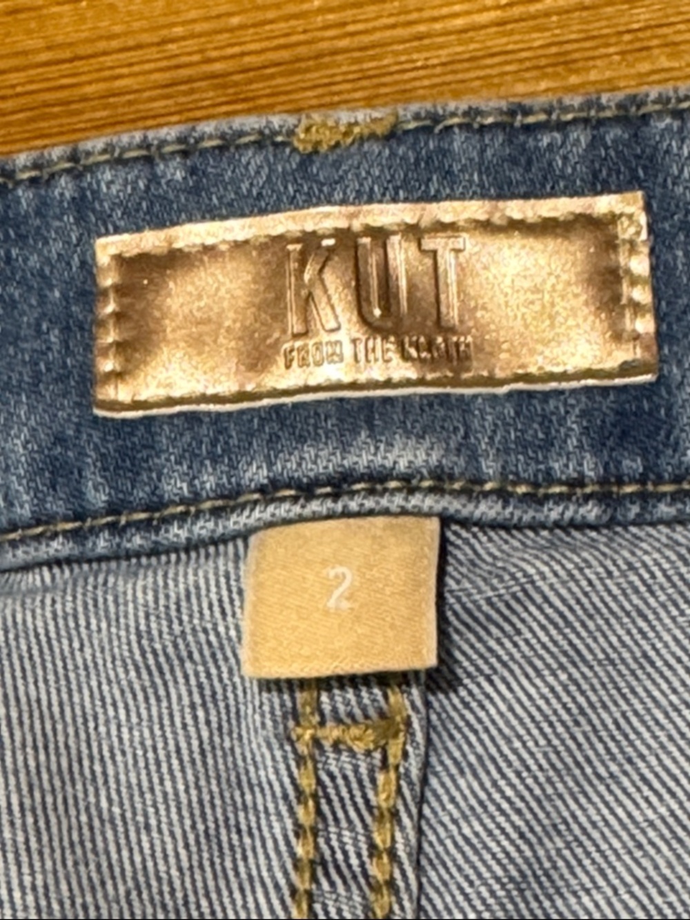 Kut from the Kloth Meg Fab Ab Light Blue Wide Leg Jeans with Frayed Hem - Picture 2 of 4